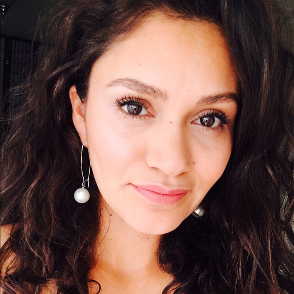 Profile Picture of Alura Cortez (@aluracortez) on Poshmark