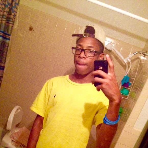 Profile Picture of Christopher Eason (@chrisboii153) on Poshmark