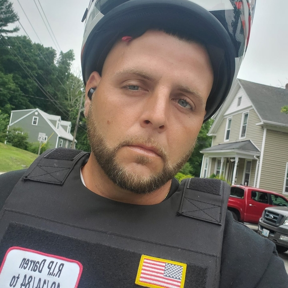 Profile Picture of Eric Manfield (@horse2346) on Poshmark