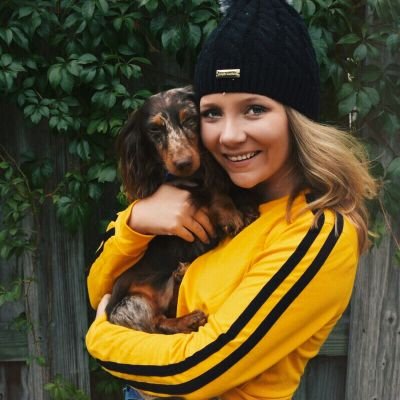 Profile Picture of Jsweezy (@@Jenna_Books) on Twitter