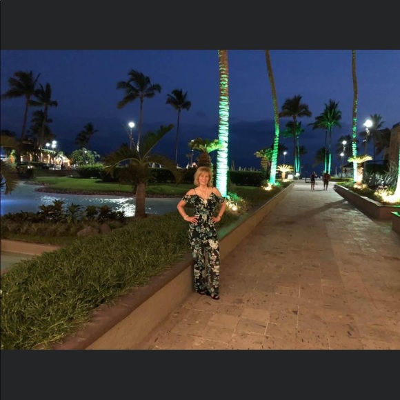 Profile Picture of Glenna Dupuy (@glennadupuy) on Poshmark