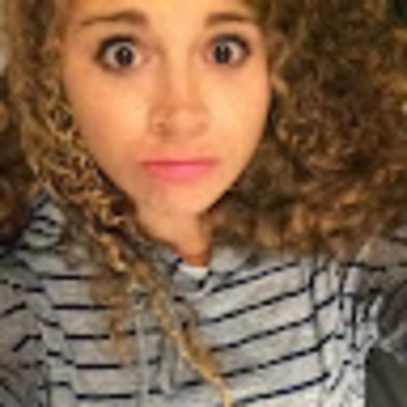 Profile Picture of Holly Benson (@hollyhorsey) on Poshmark