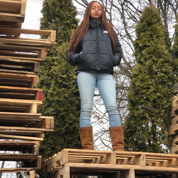 Profile Picture of Michaela Stansberry (@chaethaseller) on Poshmark