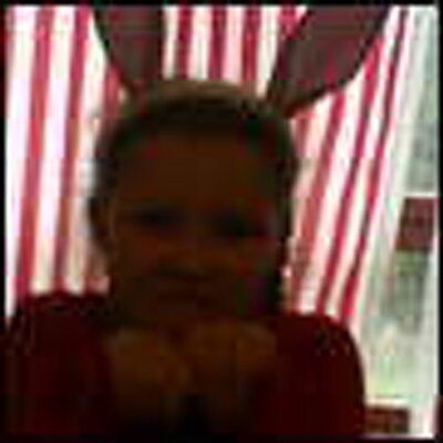 Profile Picture of Victoria Roach (@vicroach) on Twitter