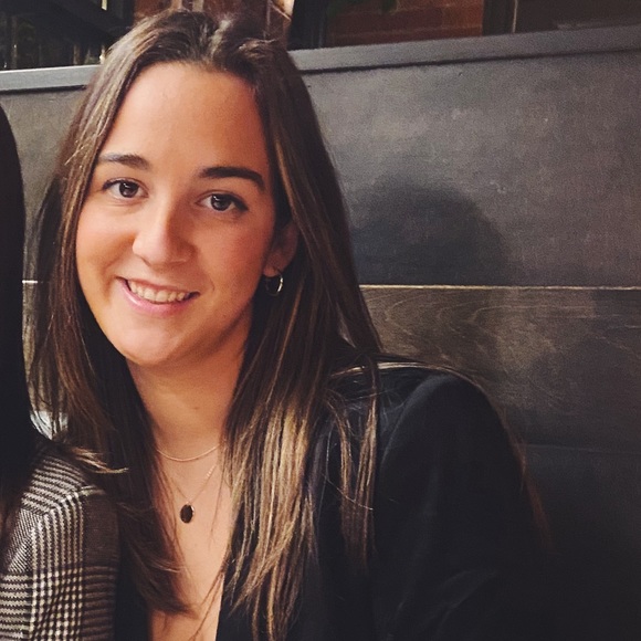 Profile Picture of Grace Manges (@gracemanges) on Poshmark