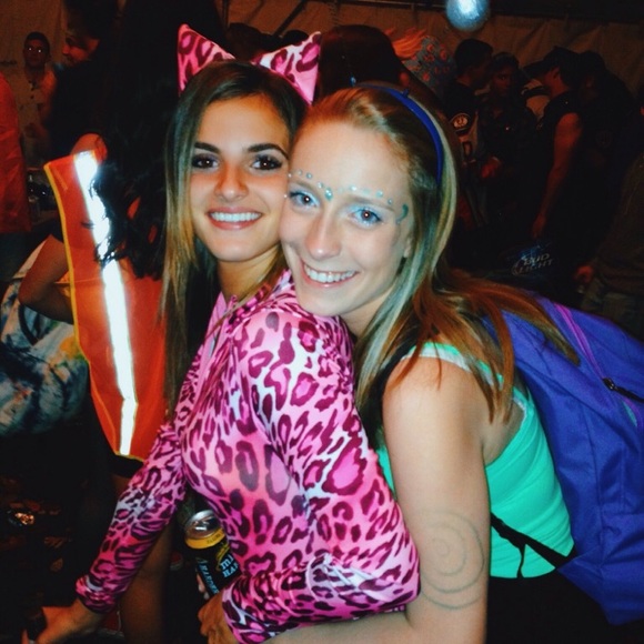 Profile Picture of Isabella Abbracciamento (@isabellaabbracc) on Poshmark