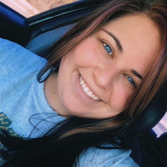 Profile Picture of Kerrigan Essary (@kerriganlayne) on Poshmark