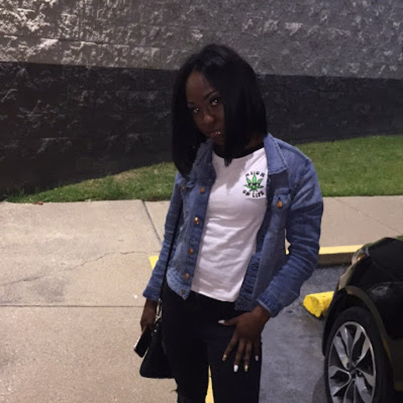 Profile Picture of Octavia Mccright (@taymaykash) on Poshmark