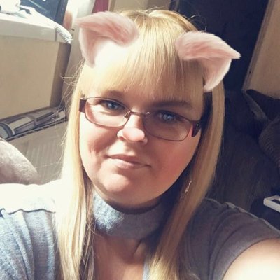 Profile Picture of Paula James (@paulajames1982) on Twitter