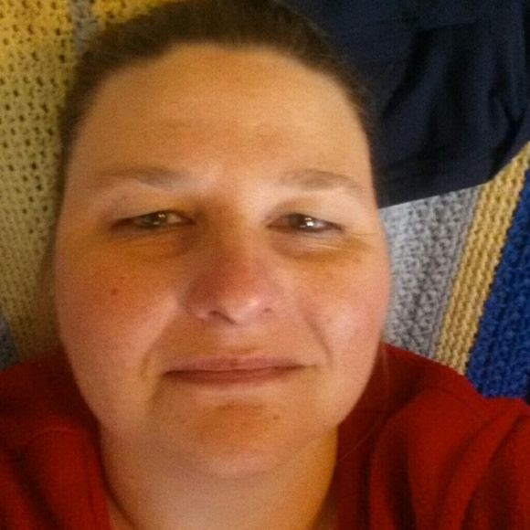 Profile Picture of Dawn Treash (@dawnt0222) on Poshmark