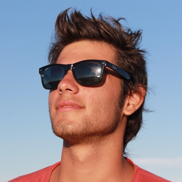 Profile Picture of Pedro Britos (@pepeebritos) on Poshmark