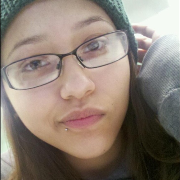 Alejandra Upegui - Poshmark Profile Picture of Alejandra Upegui (@lalaalejandra) on Poshmark