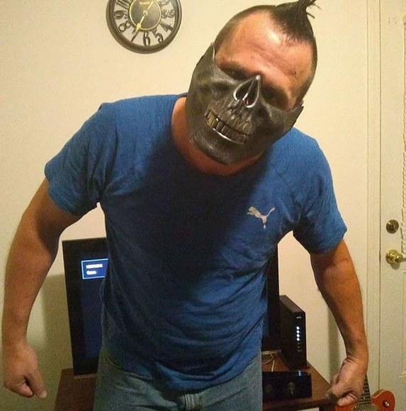 Profile Picture of Richard Edwards (@richardedwar909) on Poshmark