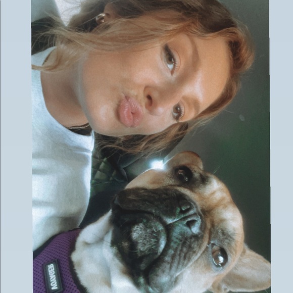 Profile Picture of Megan Boline (@meganboline) on Poshmark