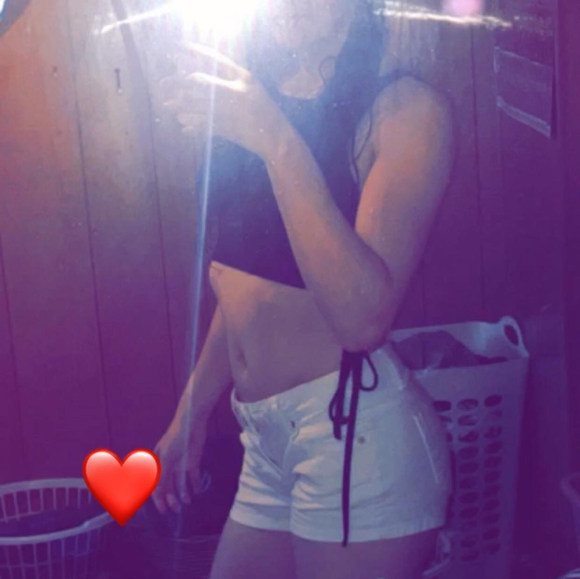 Lexie Jones - Poshmark Profile Picture of Lexie Jones (@staylifted313) on Poshmark