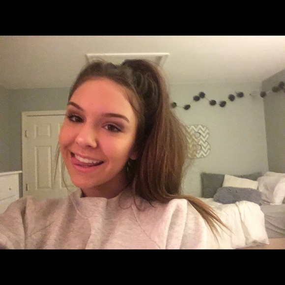 Profile Picture of Bri Gabany (@brigabany) on Poshmark