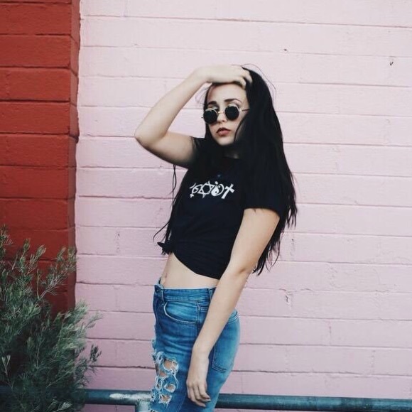 Profile Picture of Lily Mcglaughn (@lilmineral) on Poshmark