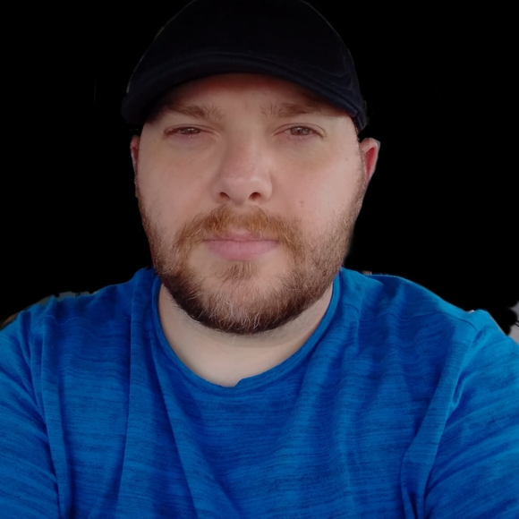 Profile Picture of Matthew Mclane (@mattnmetro) on Poshmark