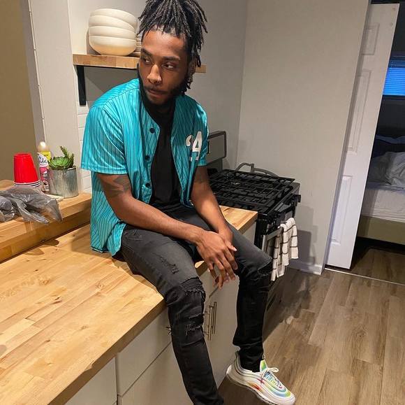 Profile Picture of Jaylen Youree (@wolfgodd) on Poshmark