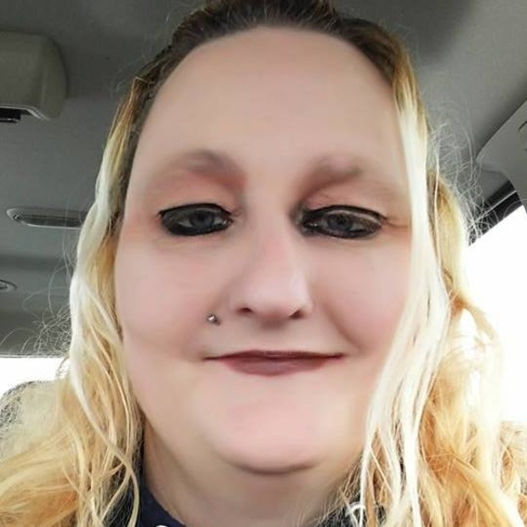 Mindy Melton - Poshmark Profile Picture of Mindy Melton (@mindymelton1015) on Poshmark