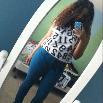 Profile Picture of Tia (@TiaTiaproctor) on Twitter