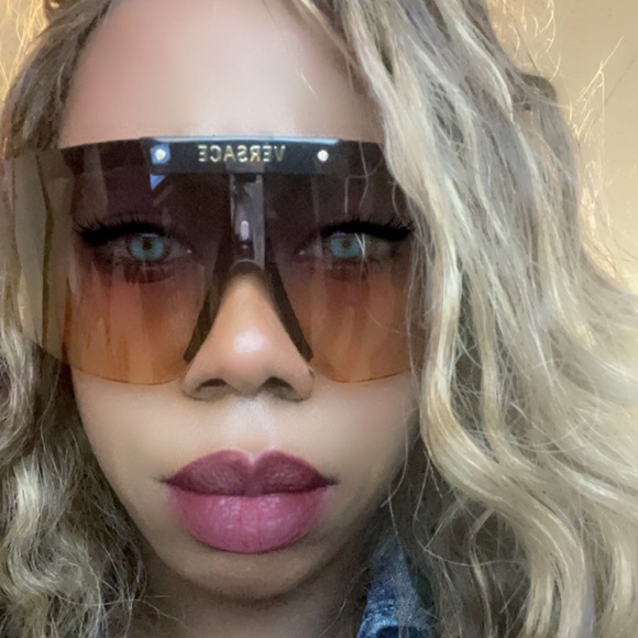 Profile Picture of Makeda Smith (@makedasmith612) on Poshmark