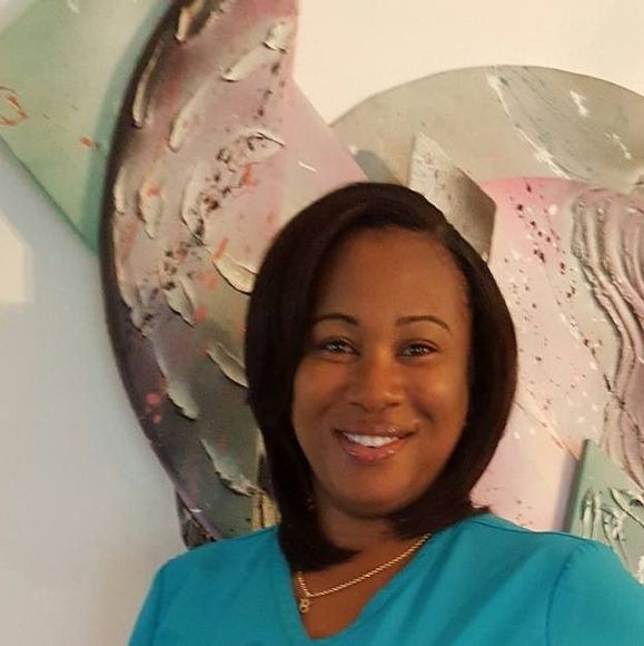 Profile Picture of Tasoon Brown (@tikshabre3) on Poshmark