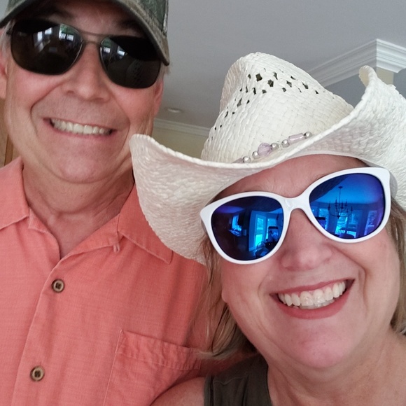 Profile Picture of Karen Kenyon (@karen4seven) on Poshmark