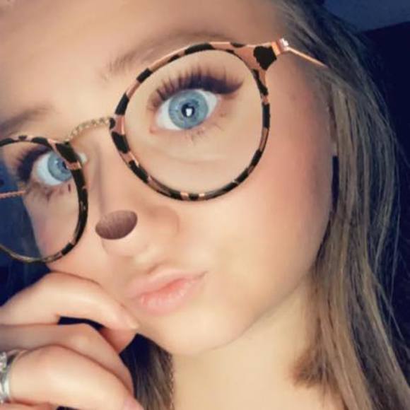 Profile Picture of Hannah Marple (@hannahervin97) on Poshmark
