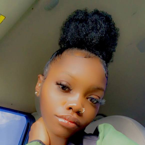 Profile Picture of Annice Hunter (@annicedhunter) on Poshmark