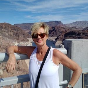 Profile Picture of Sue Viezner (@sjviez) on Twitter