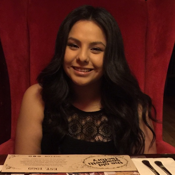 Profile Picture of Cassandra Duran (@cassie1128) on Poshmark