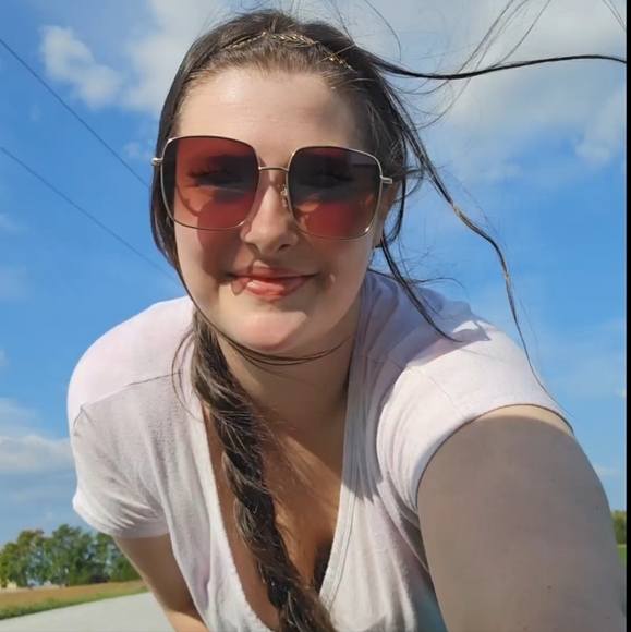 Profile Picture of Brittney Stevenson (@purple_mess) on Poshmark