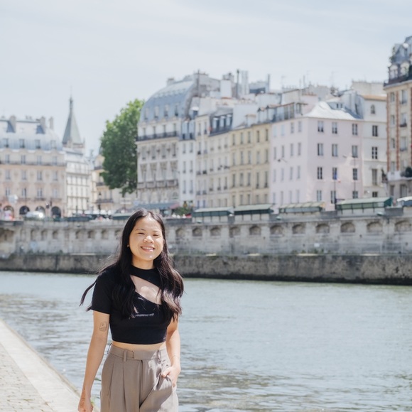 Profile Picture of Brianna Nguyen (@briannanguyenn) on Poshmark