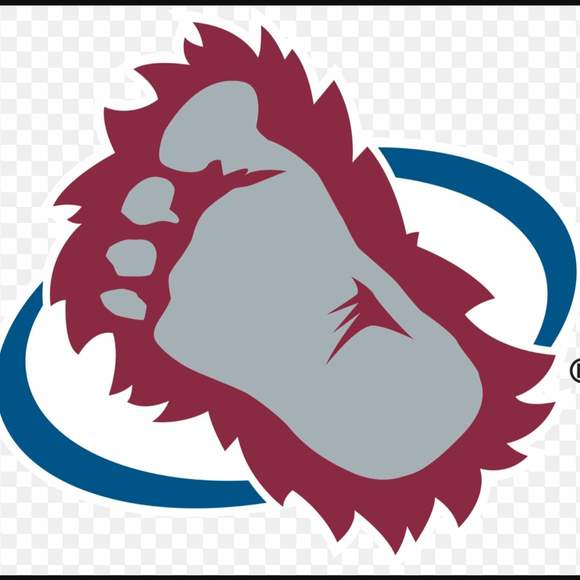 Profile Picture of Stephanie Tavenner (@r8dergirl75) on Poshmark