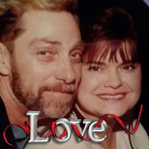 Profile Picture of Debbera Gordon (@cakencooky) on Poshmark