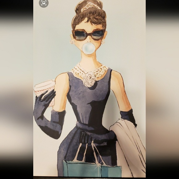 Profile Picture of Julia Arellano (@j_simpson00) on Poshmark