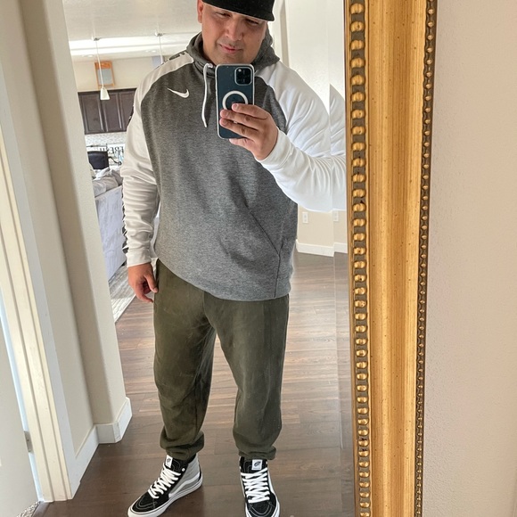 Profile Picture of Danny Romero (@dannyboy_024) on Poshmark