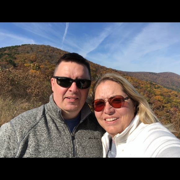 Profile Picture of Tonya Farley (@tonyafarley74) on Poshmark