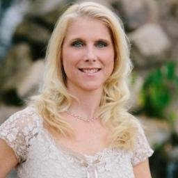 Profile Picture of Ariel Schulz Bradley (@couples_couch) on Twitter