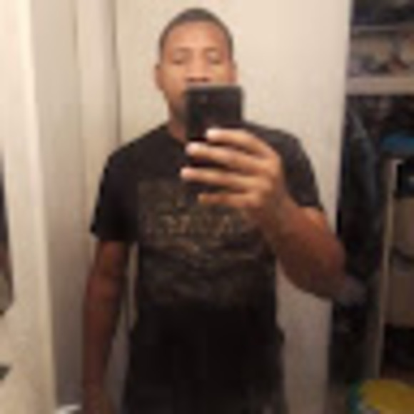 Profile Picture of Louis Roberts (@baddassprez) on Poshmark