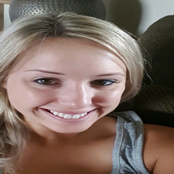 Profile Picture of Laci Scott (@lacikscott) on Poshmark