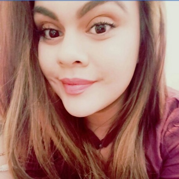 Profile Picture of Yuri Calderon (@sblue9333) on Poshmark