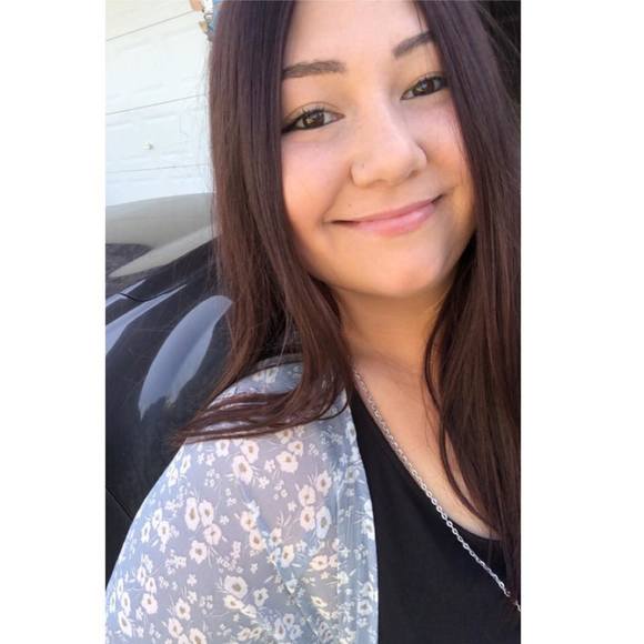 Profile Picture of Kassidy Roberts (@kassroberts97) on Poshmark
