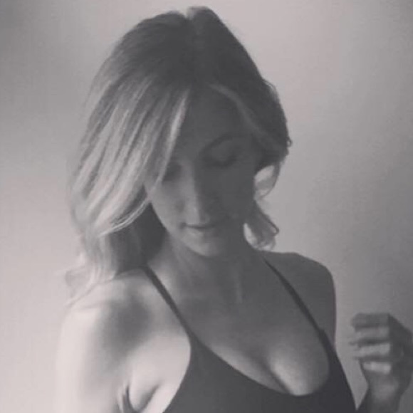 Profile Picture of Jessica Bialick (@jessb1021) on Poshmark