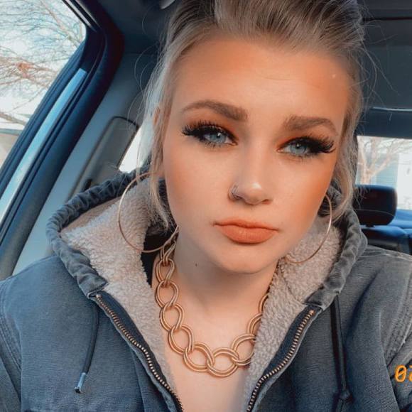 Profile Picture of Dana Eckroth (@djeckroth) on Poshmark