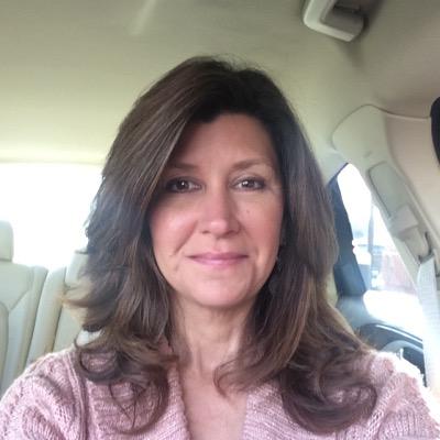 Profile Picture of Debbie Schmitt (@classandsass273) on Twitter