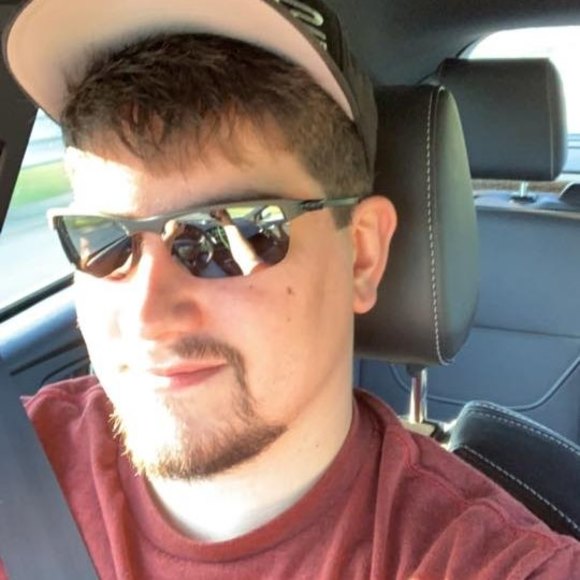 Profile Picture of Brandon Benson (@brandonbenso589) on Poshmark