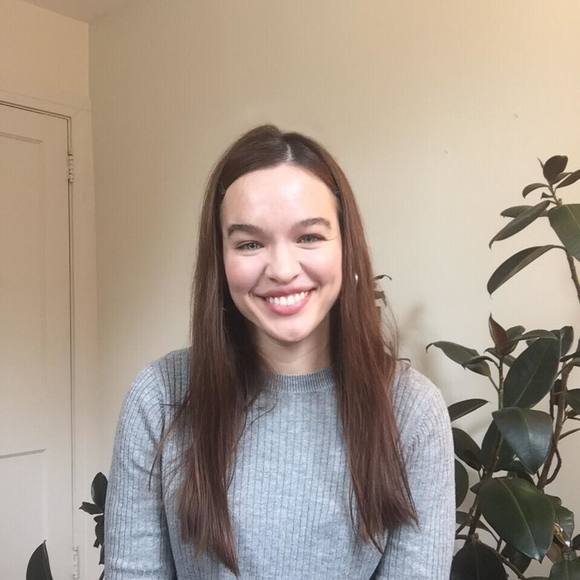 Profile Picture of Lisa Waring (@lwspeedy) on Poshmark