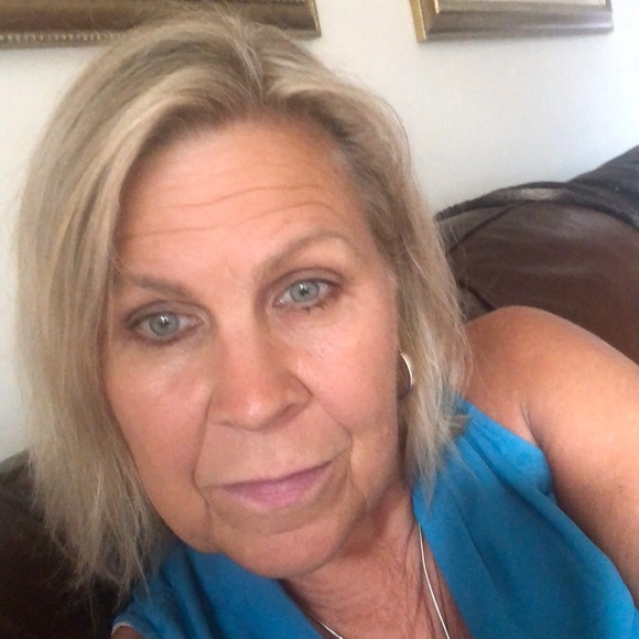 Profile Picture of Cathy Galassi (@cathygalassi) on Poshmark